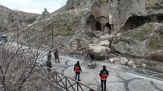 Soğanlı Vadisi'nde kaya koptu bölgede güvenlik önlemleri artırıldı