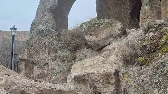 Soğanlı Vadisi'nde kaya koptu bölgede güvenlik önlemleri artırıldı