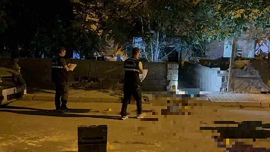 Sokak ortasında bıçaklanan yabancı uyruklu şahıs ağır yaralandı