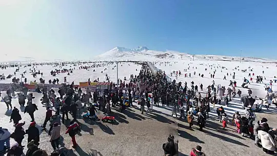 Sömestirin son hafta sonunda Erciyes'te adım atacak yer kalmadı