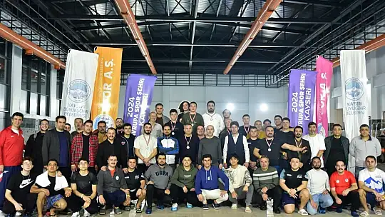 Spor A.Ş.'nin yüzme yarışmasına 305 sporcu katıldı