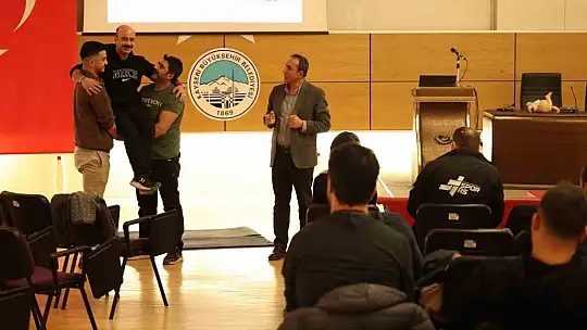 Spor A.Ş. personeline güvenli spor tesisleri için ilk yardım eğitimi