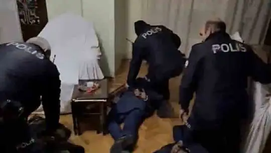 Suç makineleri 'suçüstü' yakalandı