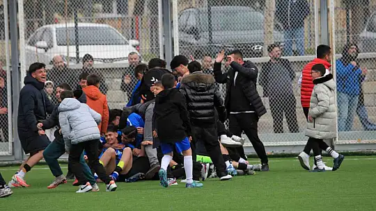 Sungur Futbol Kulübü U18 takımı şampiyon oldu