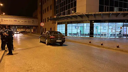 Tabancayla yaraladıkları şahsı hastaneye bırakıp kaçtılar: 1 yaralı