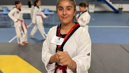 TaeKwonDo terfi sınavında YayTanSay'dan 10 sporcu başarılı oldu