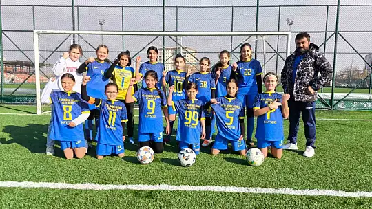 Talas 75. Yıl Mühime Germirli Orta Okulu, gol yemeden namağlup şampiyon oldu