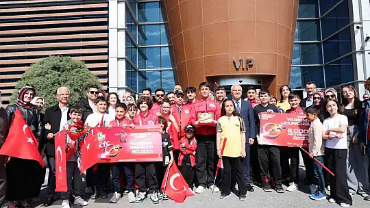 Talas Belediye Meclisi'nde TEKNOFEST şampiyonları rüzgarı esti