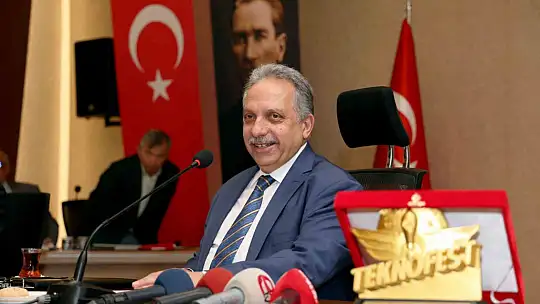 Talas Belediye Meclisi'nde TEKNOFEST şampiyonları rüzgarı esti