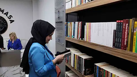 Talas Belediyesi'nden personele 'İyileştiren Kütüphane' hediyesi