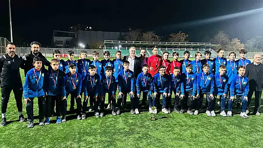 Talas Belediyespor başarıya doymuyor