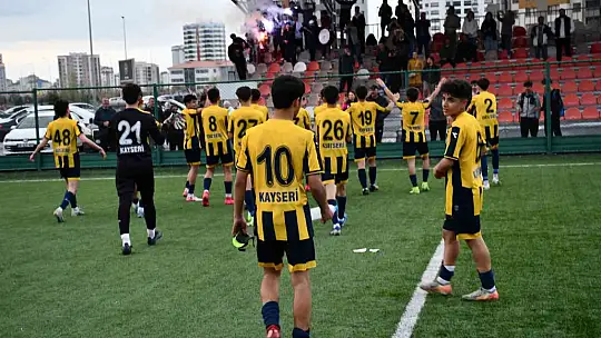 Talas Belediyespor U15 takımında yüzler gülüyor