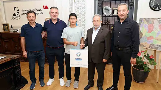 Talas Belediyespor'un gururu Mustafa Çiğdem'den Başkan Yalçın'a ziyaret