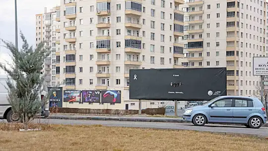 Talas billboardlarında 6 Şubat vefası: 'Hüzünle... Rahmetle...'