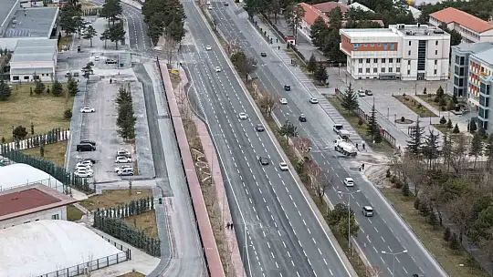 Talas Bulvarı 5 şeritli yeni haliyle hizmete açıldı