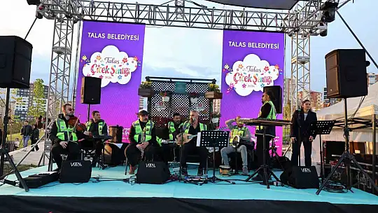 Talas Çiçek Şenliği'nde Grup Şantiye'den unutulmaz gece