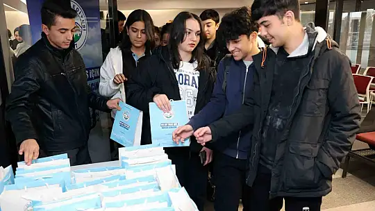 Talas'ın Yazar Okulu Seminerleri'nde hikaye anlatıldı