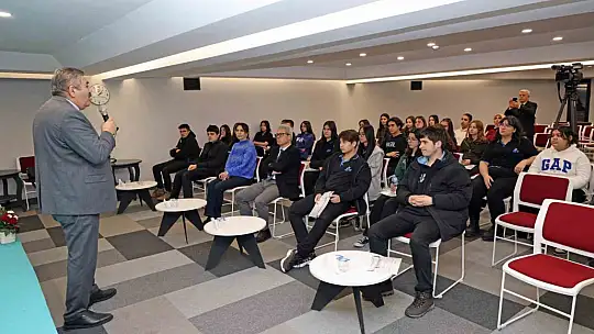 Talas'ın Yazar Okulu Seminerleri bir ayı doldurdu