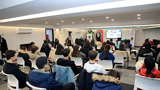 Talas'ın yazar okulunda bu hafta konu 'söyleşi' oldu