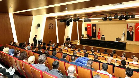 Talas'ta bayram coşkusu: Başkan Yalçın personelle kucaklaştı
