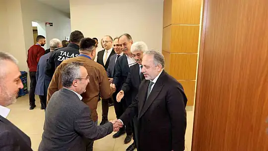 Talas'ta bayram coşkusu: Başkan Yalçın personelle kucaklaştı