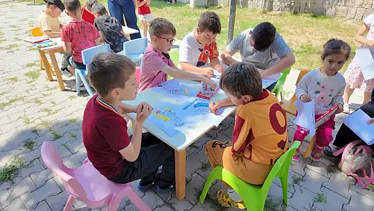 Talas'ta çocuklar kitapla, büyükler beyaz masa ile buluştu