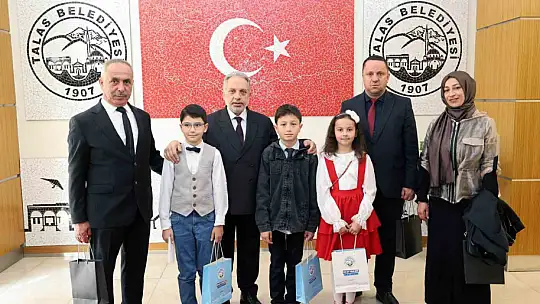 Talas'ta küçük başkan büyük mesajlar verdi