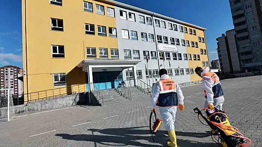 Talas'ta okul temizliği tam gaz