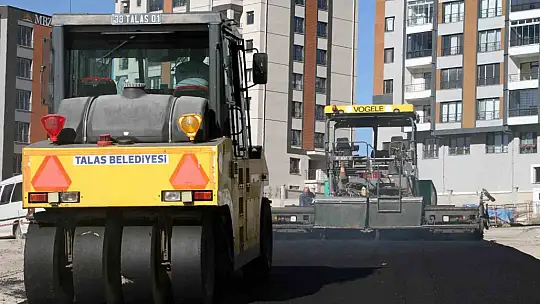 Talas'ta sonbahar asfaltı hız kesmiyor