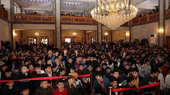 Talas'ta teravihte buluştular, sürprizlerle tanıştılar