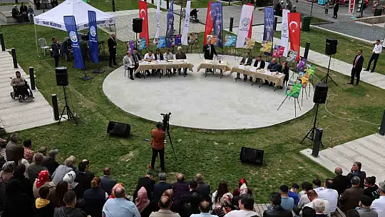 Talas'ta vatandaş soruyor, Başkan Yalçın Dedeoğlu Parkı'nda cevaplıyor