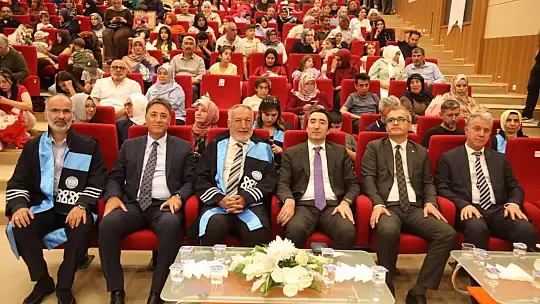 Tamamına yakınını kız öğrencilerin oluşturduğu fakültede mezuniyet coşkusu