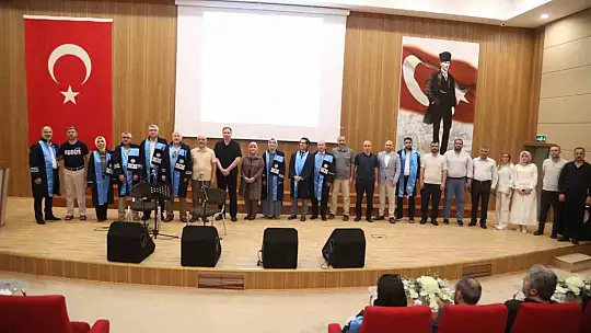 Tamamına yakınını kız öğrencilerin oluşturduğu fakültede mezuniyet coşkusu