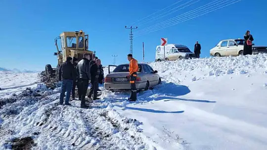 Tarlaya uçan araç kurtarıldı