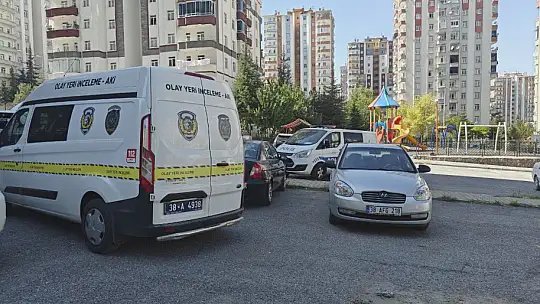 Tartıştığı bina görevlisini defalarca bıçakladı
