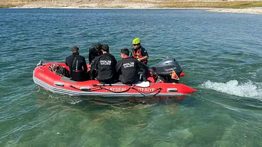 Tatbikat gereği barajda boğulan 2 şahıs polis ekipleri tarafından sudan çıkarıldı