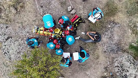 Tatbikata kendini kaptırıp, arkadaşına 'Jandarma gelmeden altınları al' diye seslendi