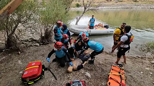 Tatbikata kendini kaptırıp, arkadaşına 'Jandarma gelmeden altınları al' diye seslendi