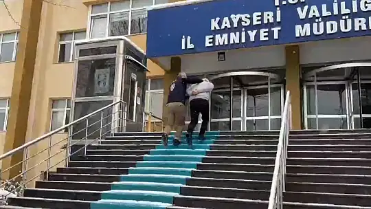 Tatil turu ilanlarıyla vatandaşları dolandıran 8 şüpheli yakalandı