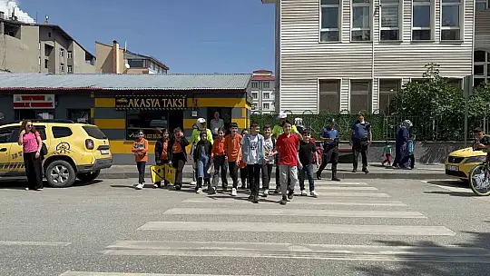Tatvan'da öğrencilerin güvenliği için emniyet tedbirleri artırıldı