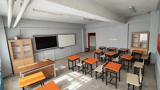 Tayini çıkan okul müdüründen örnek davranış