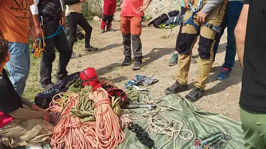 Tek İp Boyu Dağcılık Eğitimi Kayseri'de tamamlandı