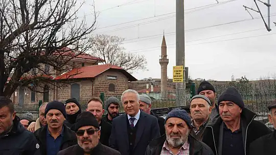 Teravih namazı için 5 kilometre yürümek istemiyorlar