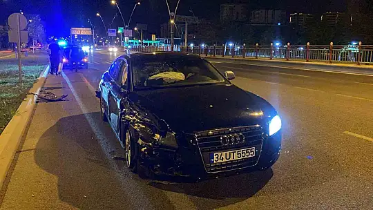Ters yöne dönmeye çalışan otomobil kazaya neden oldu: 1 yaralı