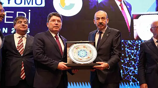 Ticaretin kanunlarının yazıldığı Kayseri'de düzenlenen 4. Yargı ve İş Dünyası Sempozyumu yoğun ilgi gördü