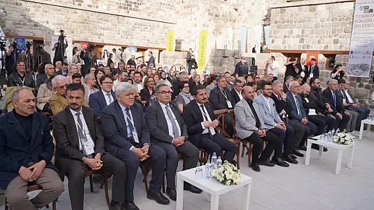 Ticaretin Kökleri ve Geleceği Vizyon Çalıştayı Gön Han'da başladı