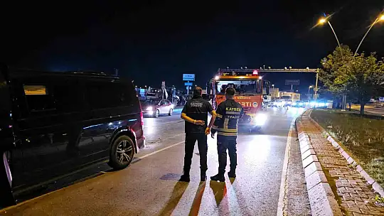 Ticari araç tıra arkadan çarptı: 1 ağır yaralı