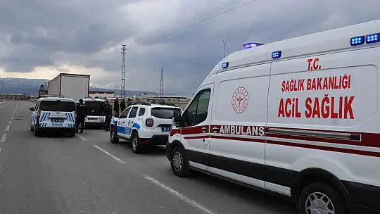 Tırın altında ölü bulundu