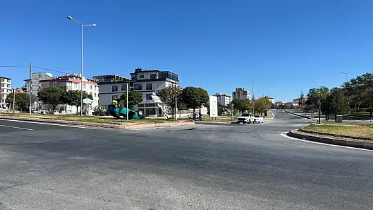 Tırla çarpışan otomobil takla attı: 1'i ağır 4 yaralı