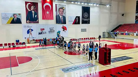 Tomarza Belediyespor Kız Voleybol Takımı rakibini 3-0 mağlup etti